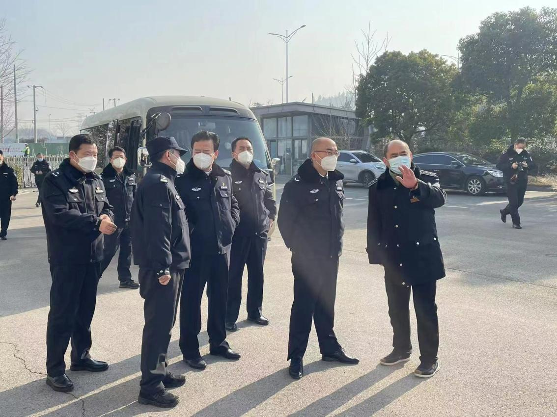 徐州市副市长、市公安局局长杨健莅临汽车客运东站督导检查